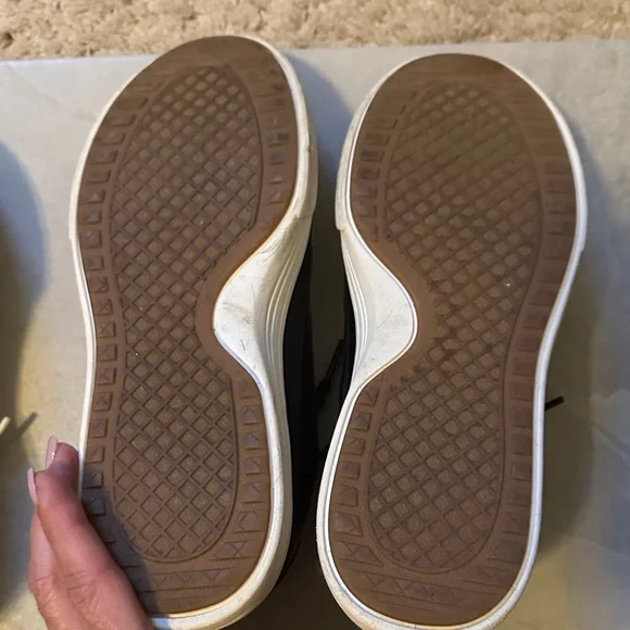 BOGO !!! Sketchers Arch Fit Arcade - Picture 3 of 14